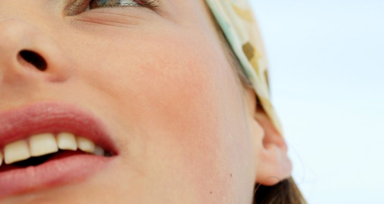 Woman wearing bandanna on head