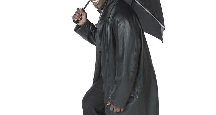 Nylon é um tecido popular para capas de chuva e guarda-chuvas