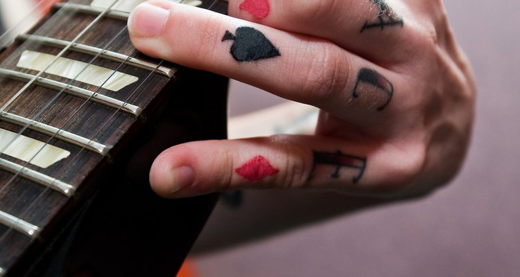 Tatuagens no dedo