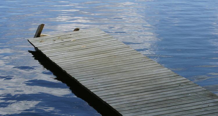 Disfruta de un paseo en bote en los campamentos de Clarkesville.