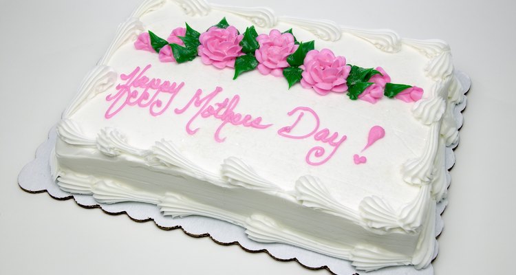 Dale a tu pastel del Día de las Madres una decoración particular.