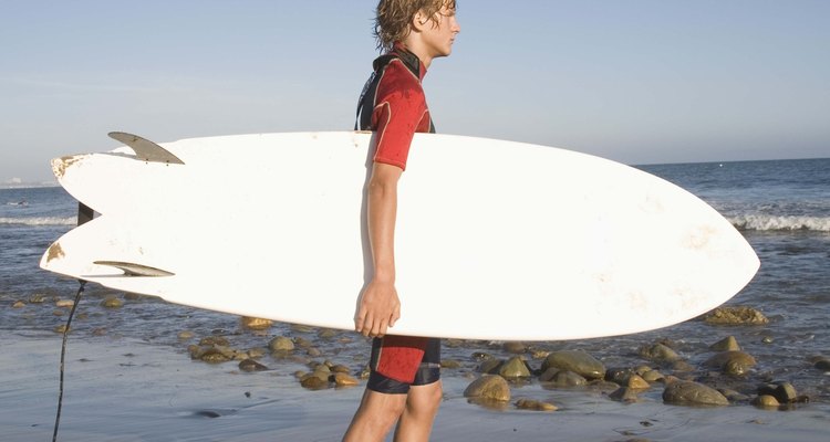 Aulas de surfe podem ser bastante legais para um garoto de 17 anos