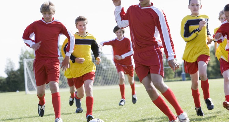 Los deportes pueden ser una actividad saludable para adolescentes, además, el deporte los mantiene ocupados.