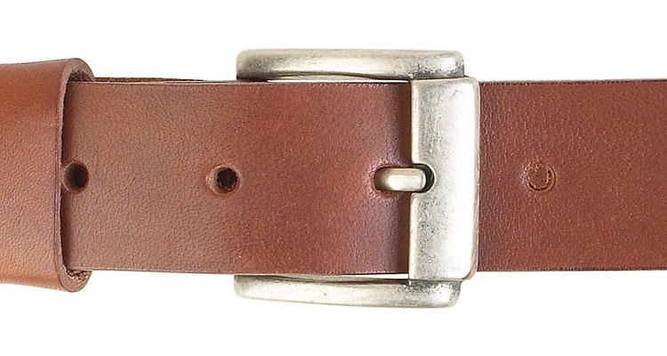 Los cinturones de tela son una alternativa más ligera y menos voluminosa que los cinturones de hebilla tradicionales.