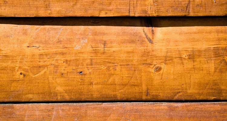 La madera a menudo se utiliza como un material de construcción.