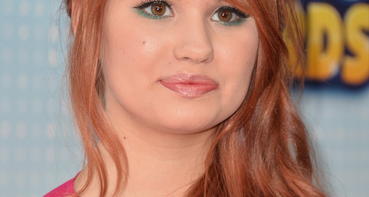 A atriz de seriados Debby Ryan aderiu à cor