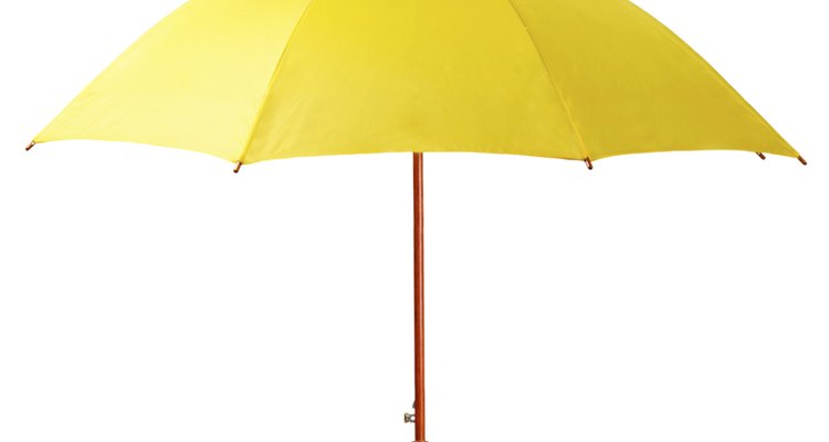 Usa un paraguas común como base.