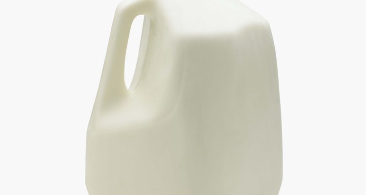 Hierve un litro de leche en una cacerola