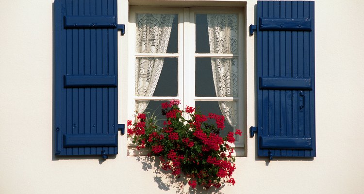 Los agujeros de las ventanas ayudan a prevenir los daños por el agua.