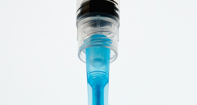 As seringas são marcadas em gradações em milímetros totais e fracionados