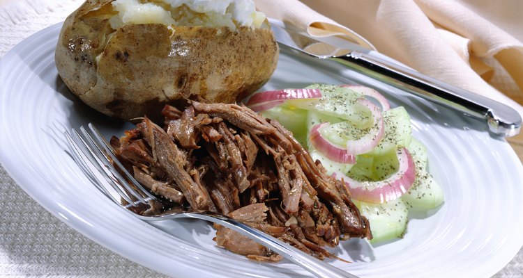 Cómo preparar carne a la barbacoa en una olla de cocción lenta.