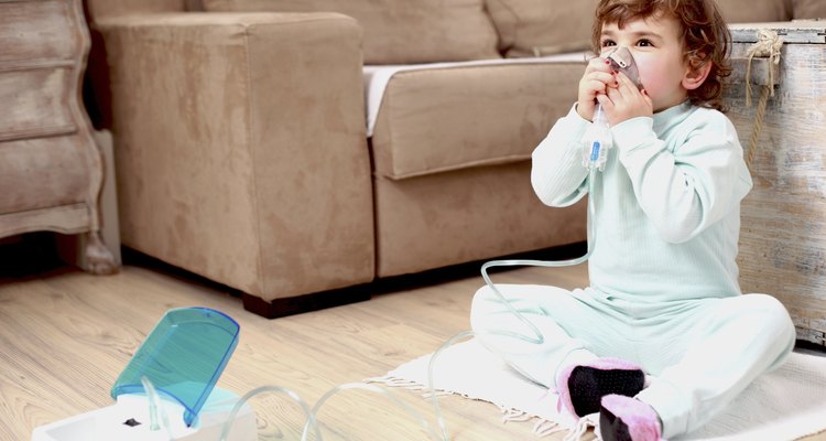 Los niños con asma pueden recibir tratamiento a través de los inhaladores y nebulizadores.