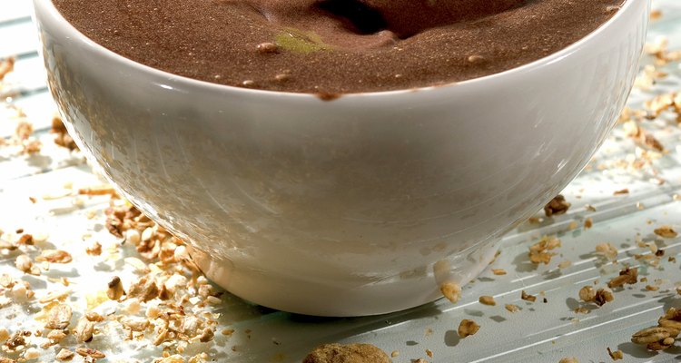Un tazón de acai brasileño con yogur es muy saludable y energético.