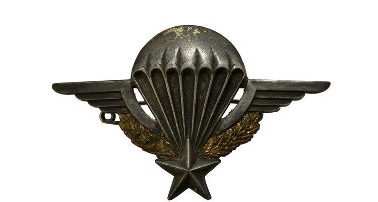 medal paratrooper