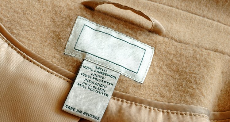Etiqueta no interior de uma jaqueta