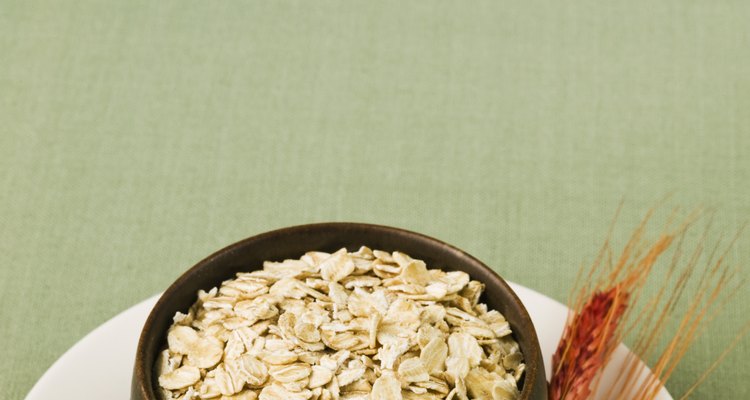 La avena para cereal cortada con acero en su estado natural.