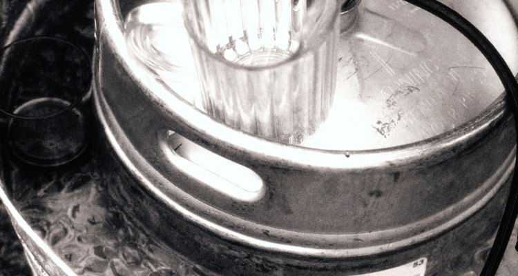Los barriles tiene un componente especial, llamado acoplador, que se usa para servir la cerveza.