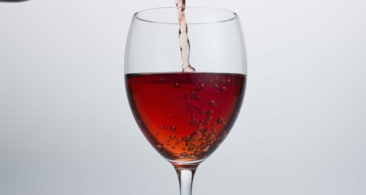 Francia y España son conocidos por producir vino rosado seco, mientras que el estadounidense es dulce.
