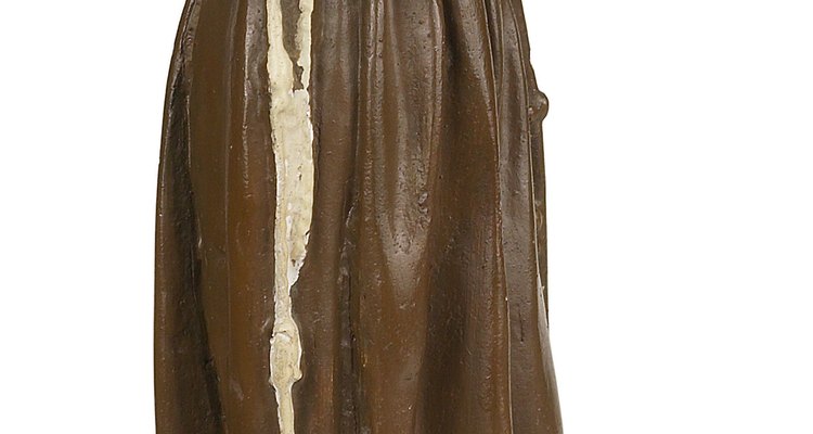 Create a monk's habit in a few simple steps.