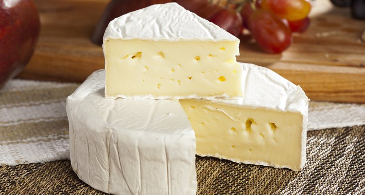 Fresh Organic White Brie Cheese