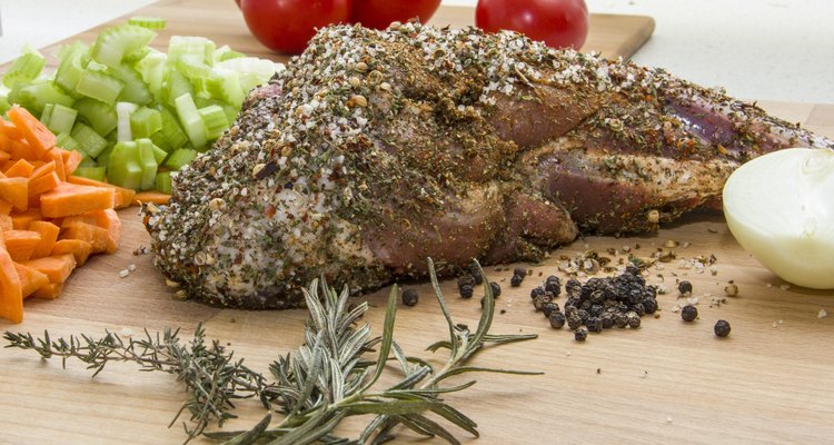 Gigot with vegetables and spices