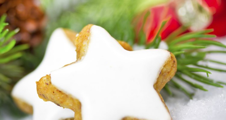 Star shaped desserts are perfect for Christmas.