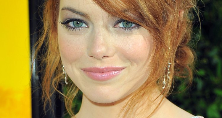 Emma Stone, na premiere de 9 de agosto de 2011, estava com sobrancelhas perfeitamente delineadas