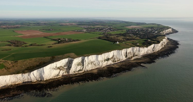 La tiza, un tipo de piedra caliza, conforma los acantilados blancos de Dover.