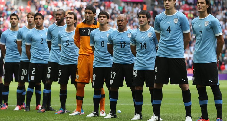 O Uruguai foi o primeiro país a sediar uma Copa do Mundo e também o primeiro a levantar a Copa