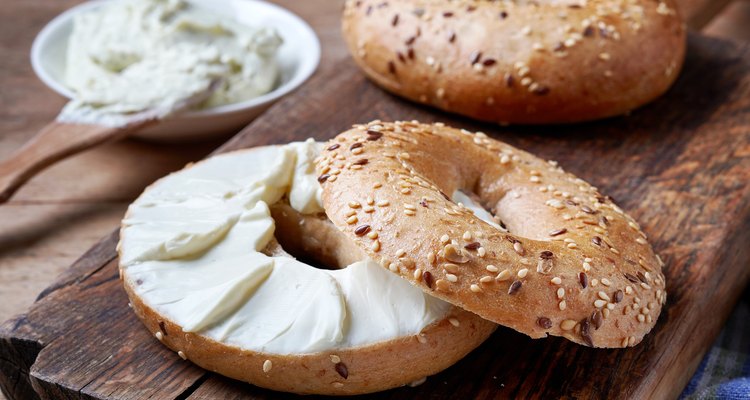 Bagel with cream cheese