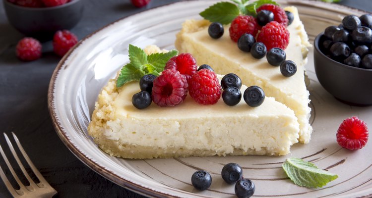 cheesecake with fresh berries