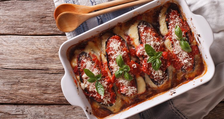 Italian eggplant baked with mozzarella in tomato sauce