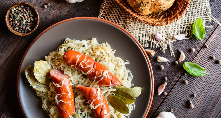 Roasted sausages with steamed cabbage