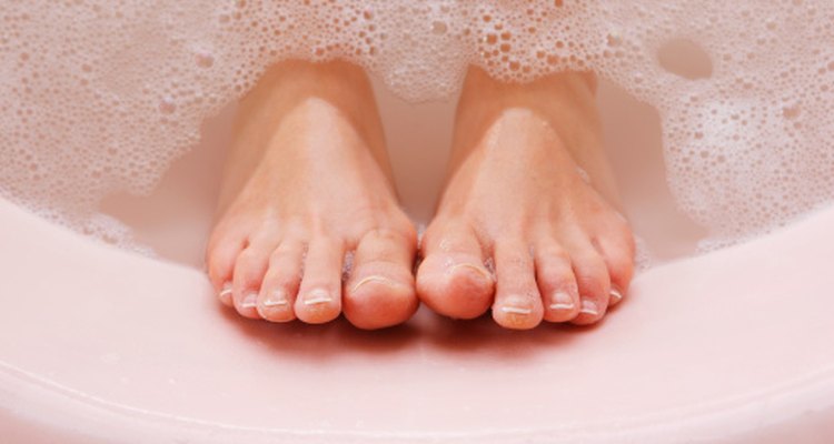 What To Put In Water To Soak Swollen Feet