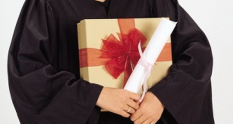 Elige un regalo de graduación apropiado para alguien con un título de doctor.