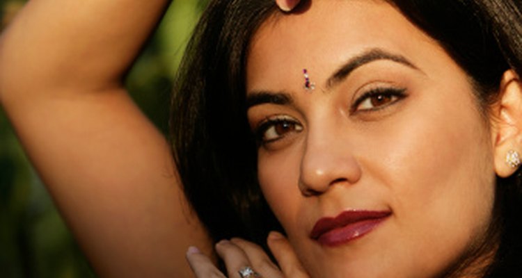 Thin, delicate chains are a classic in women's jewellery.