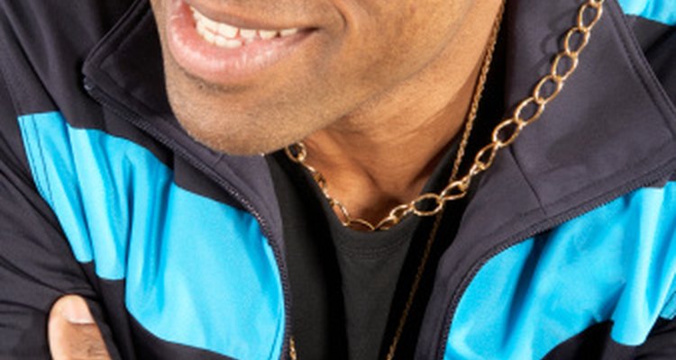 Cable chains are ideal for conveying a rustic, yet affluent look.