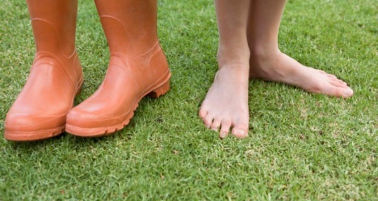 Reconoce las causas probables de las manchas oscuras debajo de tu pie para asegurar tu bienestar.
