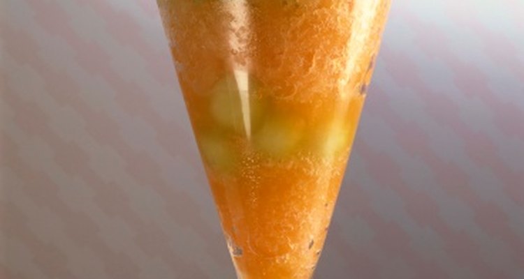 La glucosa líquida es utilizada para hacer helado y postres congelados debido a que su punto de congelación es muy bajo.