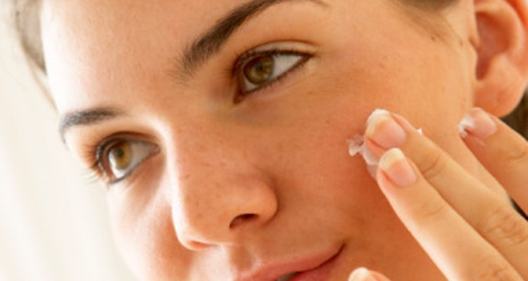 Muchas mujeres usan crema facial Pond´s.