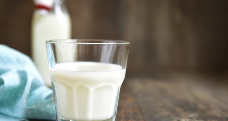 Can Adults Drink Whole Milk? | Our Everyday Life