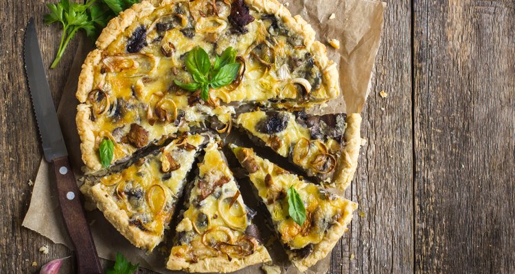 tart with mushrooms, leek and cheese