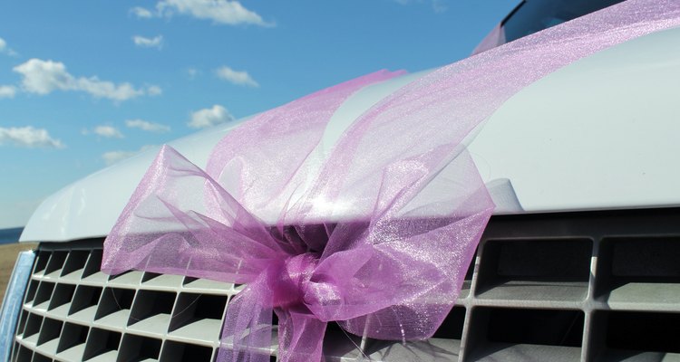 How to Attach the Wedding Ribbon on the Car