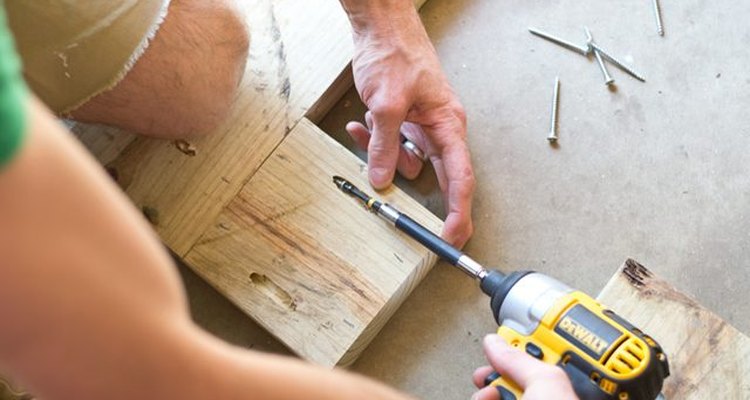 Prepara la madera para conectarla.