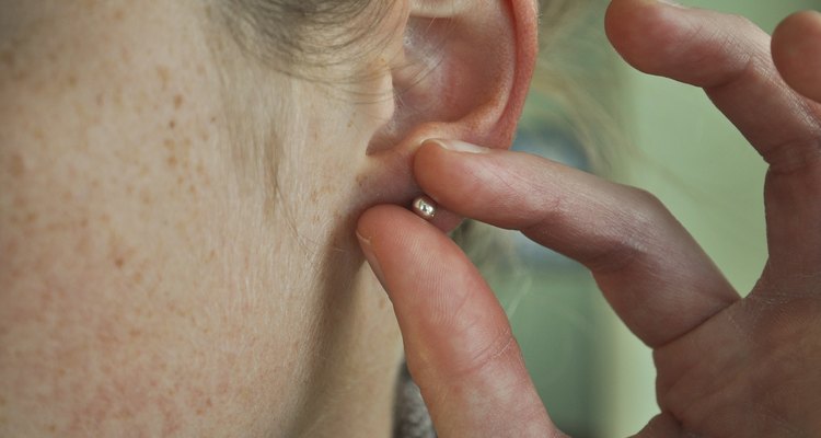Se você sentir dor, talvez sua orelha esteja infeccionada ou não passou tempo suficiente
