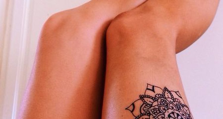 Con el cuidado adecuado, los tatuajes de henna durarán unas dos o tres semanas.