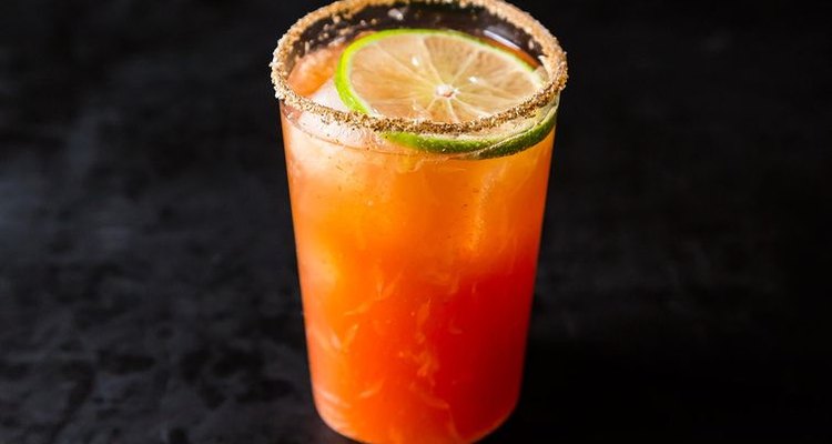 La receta de Michelada de Food52 es tan deliciosa como simple de hacer.