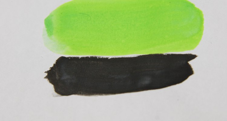 O preto é uma cor que complementa o verde-limão
