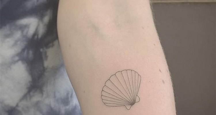 Este tatuaje es sumamente original ya que está hecho con una aguja finísima para obtener el resultado final.