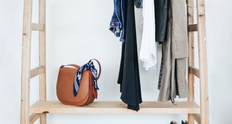 How to Create a Minimalist Wardrobe | Our Everyday Life